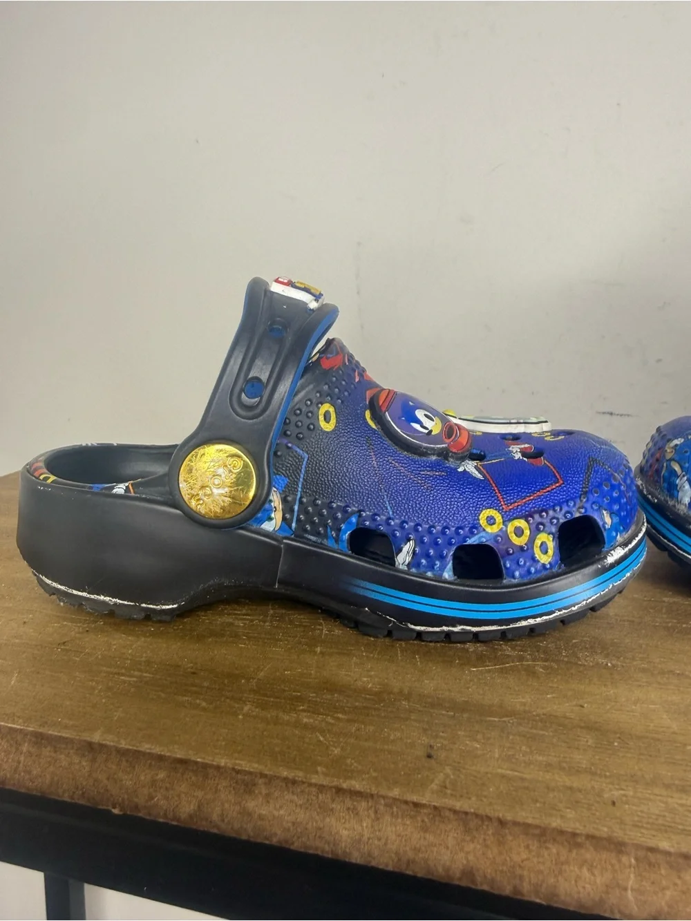 Crocs Kids' Blue Sonic the Hedgehog